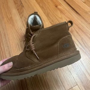 UGG Neumel men’s size 6 women’s 7.5/8
